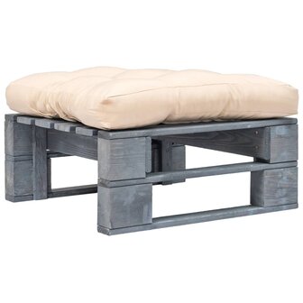 Tuinhocker met zandkleurig kussen pallet hout grijs