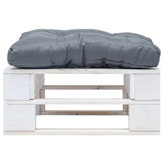Tuinpoef met grijs kussen pallet hout wit