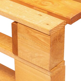 Tuinpoef met zandkleurig kussen pallet hout honingbruin