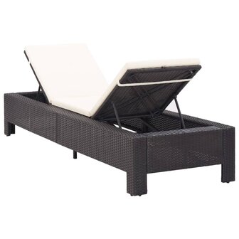 Ligbed met kussen poly rattan zwart