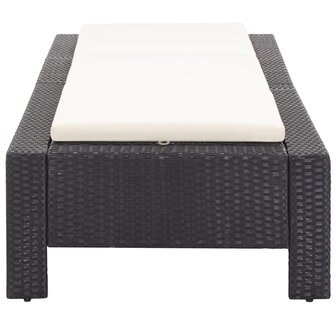 Ligbed met kussen poly rattan zwart