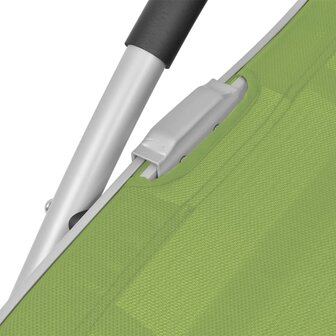 Ligbed met kussen aluminium en textileen groen