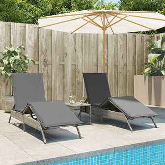 Ligstoelen 2 st met kussens poly rattan grijs