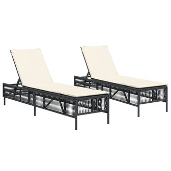 Ligstoelen 2 st met kussens poly rattan zwart