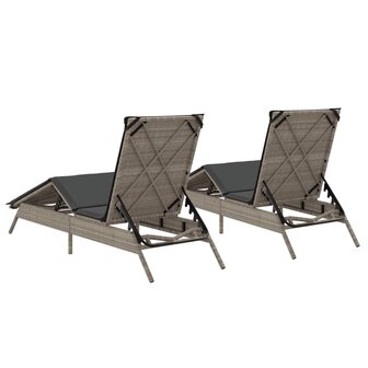 Ligstoelen 2 st met kussen poly rattan lichtgrijs