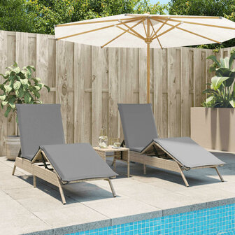 Ligstoelen 2 st met kussens poly rattan beige