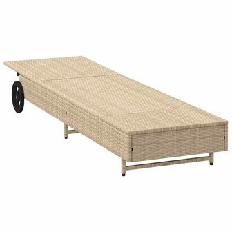 Ligbed met wielen en kussen poly rattan beige