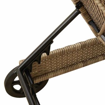 Ligbed met wielen en kussen poly rattan beige