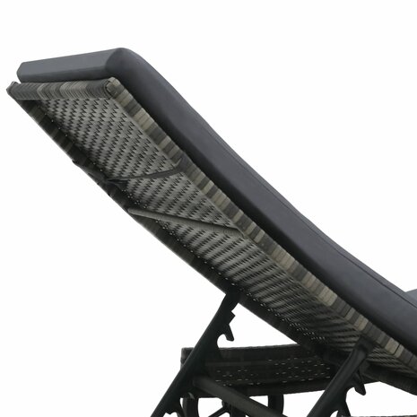 Ligbed met wielen en kussen poly rattan antraciet