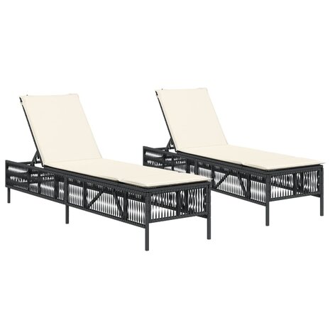 Ligstoelen 2 st met kussens poly rattan zwart