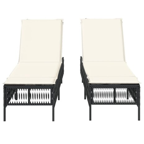Ligstoelen 2 st met kussens poly rattan zwart