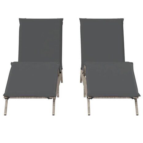 Ligstoelen 2 st met kussen poly rattan lichtgrijs