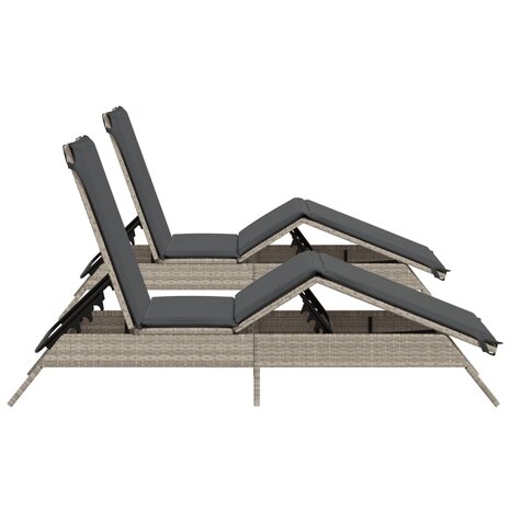 Ligstoelen 2 st met kussen poly rattan lichtgrijs