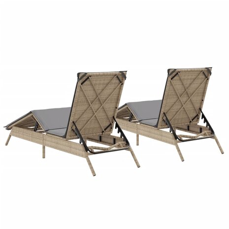 Ligstoelen 2 st met kussens poly rattan beige